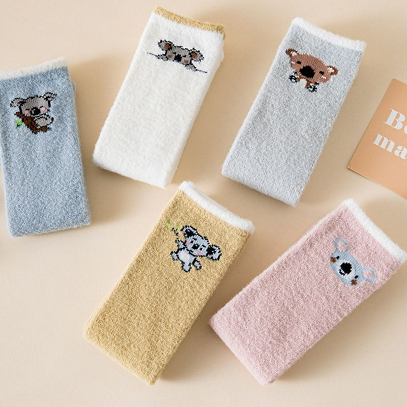 Kinder sokken voor jongens en meisjes, pluche rechte knie sokken, herfst en winter dikke imitatie nertsen bont baby lange buis sokken Kinder sokken voor jongens en meisjes, pluche rechte knie sokken, herfst en winter dikke imitatie nertsen bont baby lange buis sokken