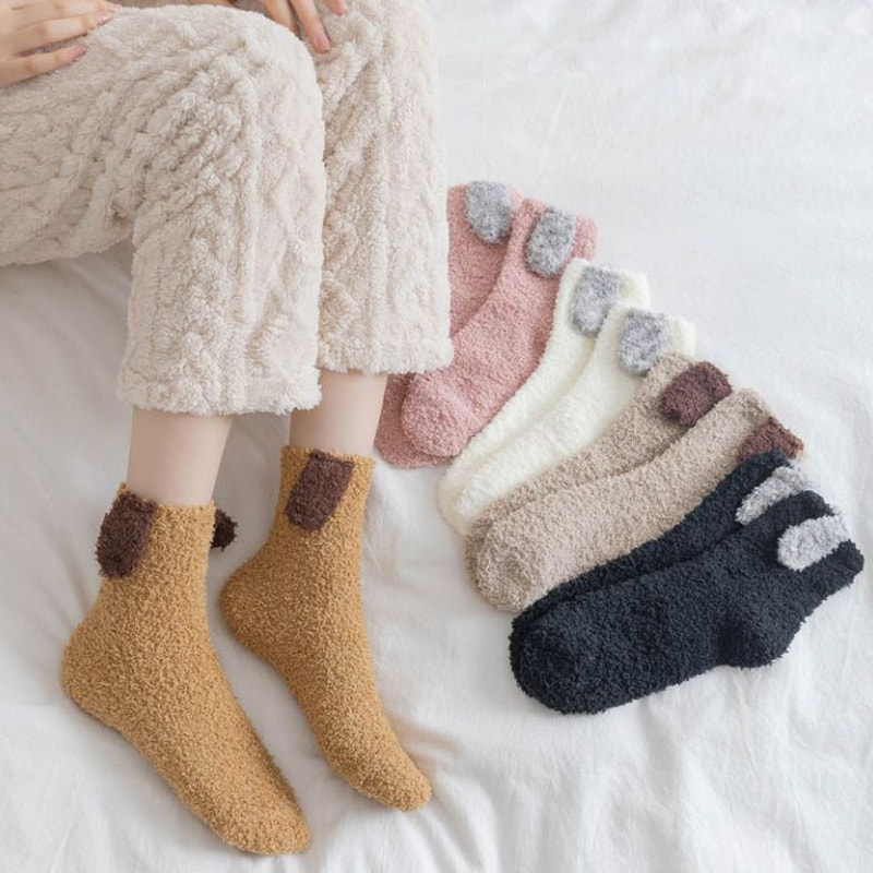 Japanse 3D -konijnenoren koraal fluweel sokken voor meisjeshuis half fluwelen vloer sokken