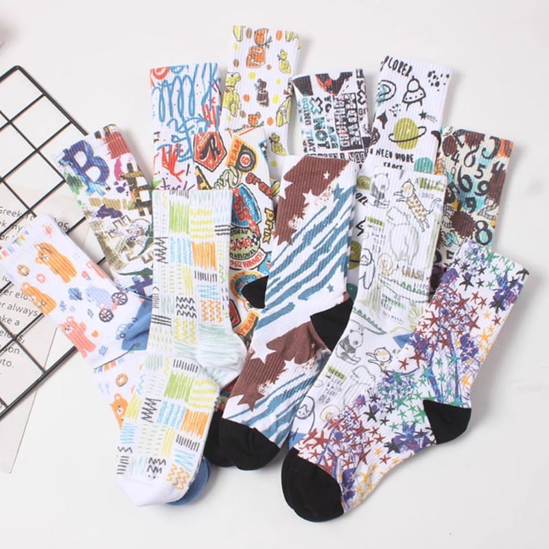3D -printtechnologie voor lente- en zomersokken, lange sokken voor heren, dames middenzolen, Europese en Amerikaanse straatsporten, katoensokken van koppels, graffiti trendy sokken 3D -printtechnologie voor lente- en zomersokken, lange sokken voor heren, dames middenzolen, Europese en Amerikaanse straatsporten, katoensokken van koppels, graffiti trendy sokken