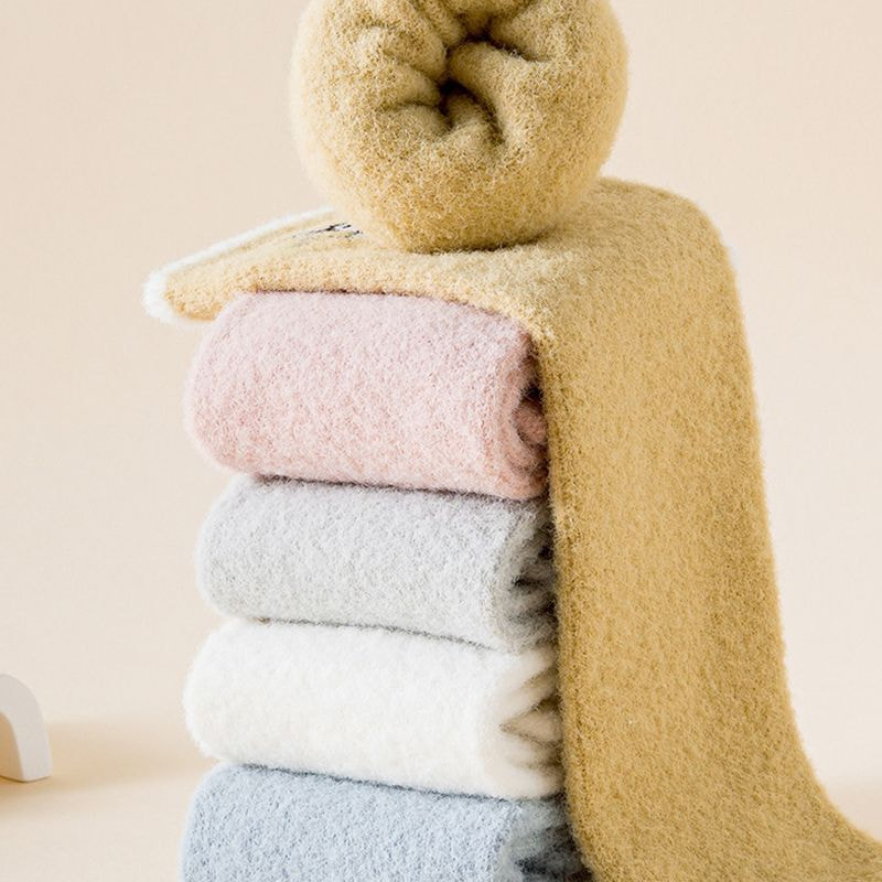 Kinder sokken voor jongens en meisjes, pluche rechte knie sokken, herfst en winter dikke imitatie nertsen bont baby lange buis sokken Kinder sokken voor jongens en meisjes, pluche rechte knie sokken, herfst en winter dikke imitatie nertsen bont baby lange buis sokken