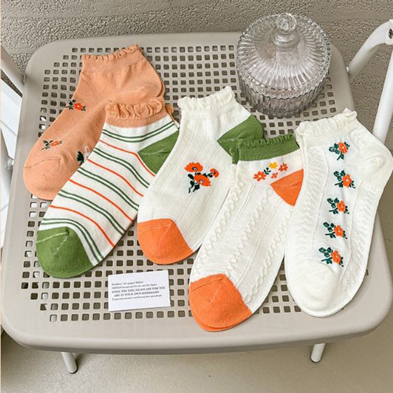 Jacquard White Dark Pattered Pure Cotton Short Socks for Girls Jacquard White Dark Pattered Pure Cotton Short Socks for Girls