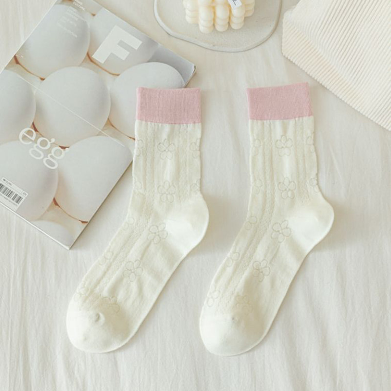 Diamantvormige dames patchwork zomer holle gaas ademende middenbuis sokken Diamantvormige dames patchwork zomer holle gaas ademende middenbuis sokken